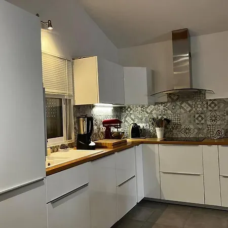 Apartment A La Campagne, Proche Hyeres